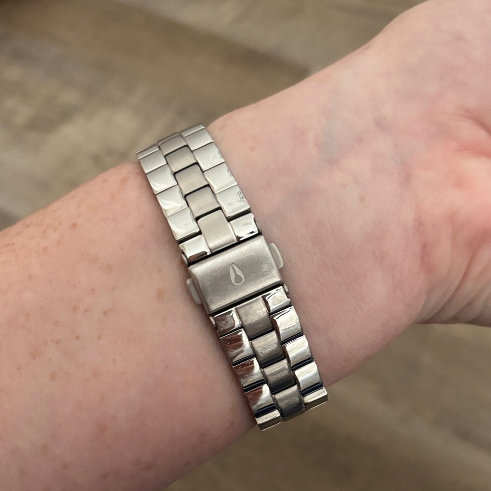 ✨Nixon Silver and Rose Gold Women's Watch - Picture 5 of 7